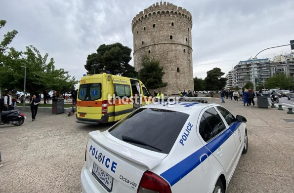 Θεσσαλονίκη. Νεκρός ο άνδρας που έπεσε από το Λευκό Πύργο. Τι λένε μάρτυρες για το τραγικό συμβάν