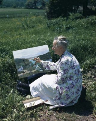 Η αμερικανίδα νοικοκυρά που ξεκίνησε να ζωγραφίζει στα 78. Η σύμπτωση που της άνοιξε το δρόμο της μεγάλης αναγνώρισης