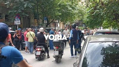 Διακόπηκε η κυκλοφορία σε δρόμο της Θεσσαλονίκης από άγριο ξύλο μεταξύ οδηγών  (Βίντεο)