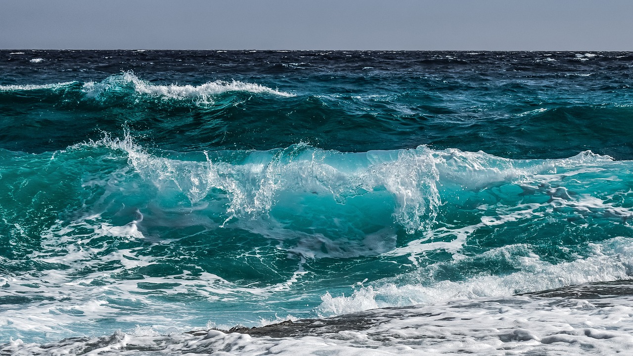Ανησυχία για το χρώμα των ωκεανών της Γης. Κύριος ύποπτος η κλιματική αλλαγή λένε οι ειδικοί και εξηγούν τις αιτίες