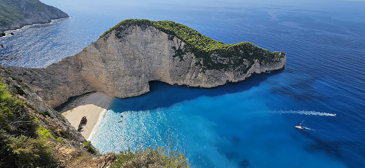 Κουίζ. Πού βρίσκονται 10 ξεχωριστές και διάσημες παραλίες;