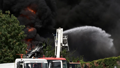 “Πρέπει να σταματήσουμε την εισροή αέρα σε εσωτερικούς χώρους”. Ο καθ. Σαρηγιάννης για τον καπνό από τη φωτιά στην Κηφισιά