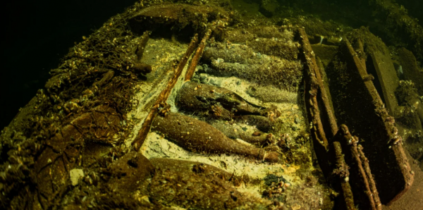 Δύτες ανακάλυψαν ναυάγιο του 19ου αιώνα στον βυθό της Βαλτικής. Το αμπάρι ήταν γεμάτο σαμπάνιες και πορσελάνινα αντικείμενα
