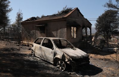 Φωτιά στην Αττική. Στο ΟΑΚΑ βρήκαν στέγη 150 πυρόπληκτοι