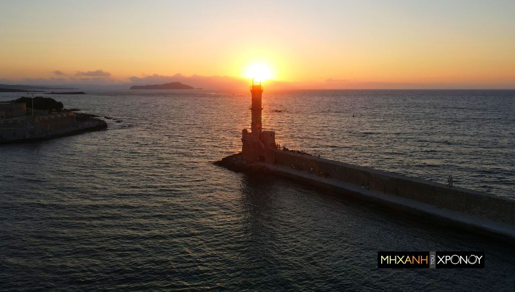 Φάρος Χανίων. Η ιστορία του διάσημου τοπόσημου, που είχε γκρεμιστεί. Γιατί τον αποκαλούν και Αιγυπτιακό (drone)