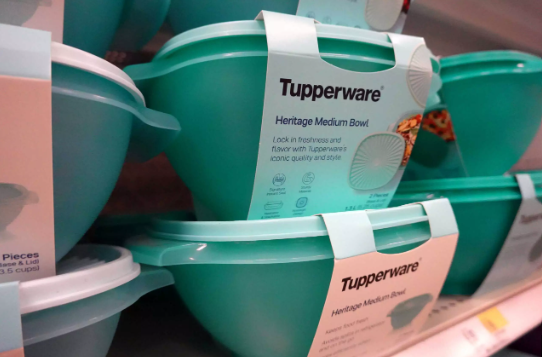 Tupperware. Αίτηση πτώχευσης για την πιο διάσημη εταιρεία τάπερ, ύστερα από περίπου 80 χρόνια λειτουργίας