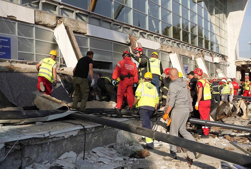 Σερβία. Στους 14 οι νεκροί από κατάρρευση οροφής στον σιδηροδρομικό σταθμό του Νόβι Σαντ (βίντεο)