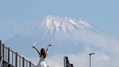 «Λευκή» με καθυστέρηση-ρεκόρ η κορυφή του όρους Φούτζι στην Ιαπωνία. Πρώτη φορά χιόνισε τόσο αργά τα τελευταία 130 χρόνια