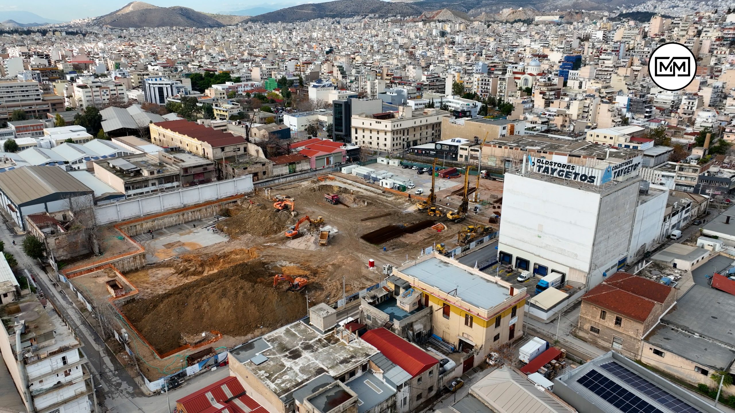 Το ιστορικό κτίριο κλωστοϋφαντουργίας, όπου χτίζεται το νέο Δικαστικό Μέγαρο Πειραιά. Δείτε που βρίσκεται από ψηλά (drone)