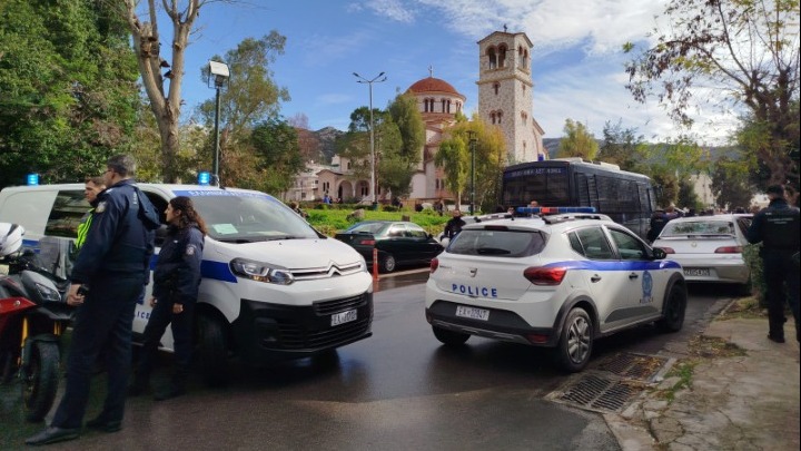 Γλυφάδα. Δύο συλλήψεις για το διπλό φονικό. Αναζητούνται άλλοι δύο συνεργοί