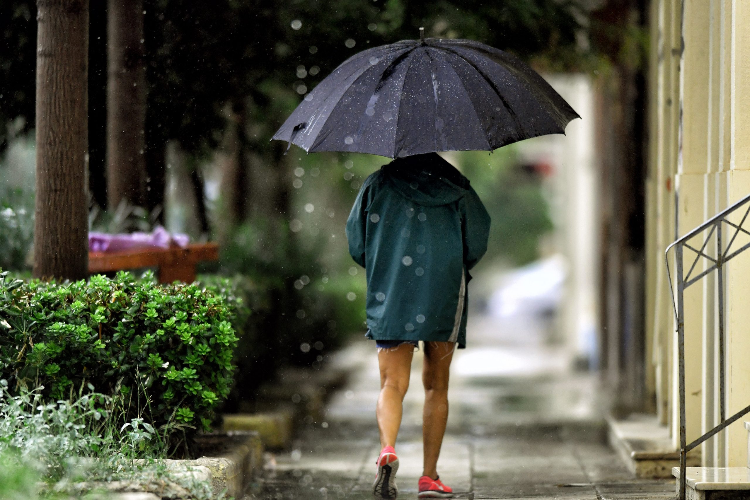 Καιρός. Ισχυρή καταιγίδα στην Αττική. Πώς θα εξελιχθεί