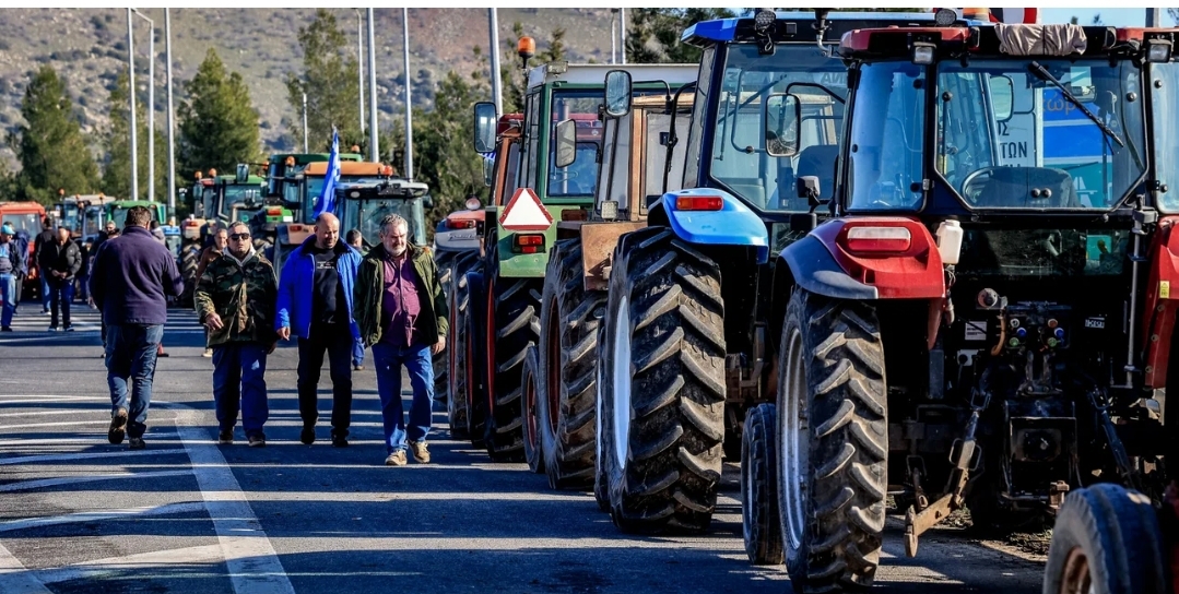 Αγρότες. Ξεκινούν αποκλεισμούς δρόμων και συλλαλητήρια. Οι επόμενες κινήσεις