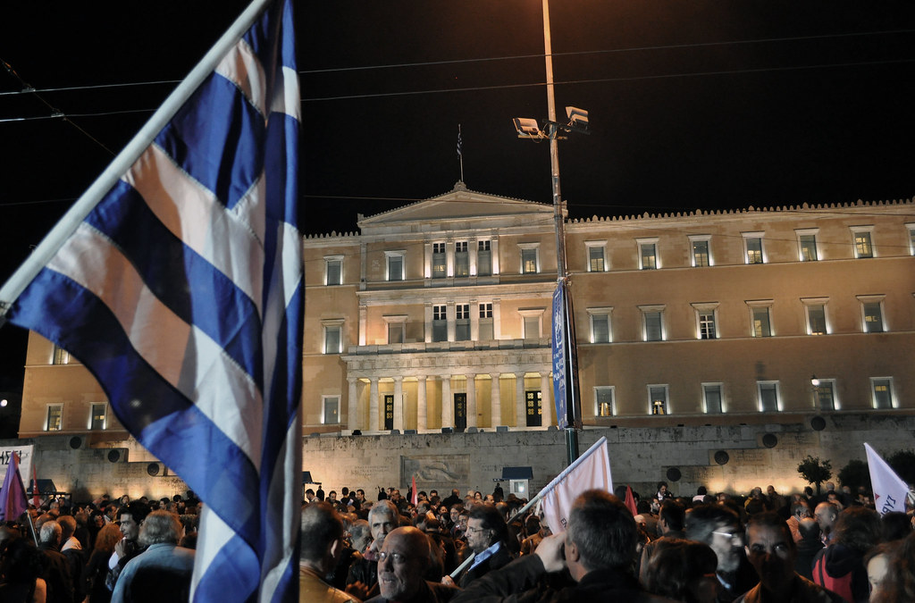 Ιστορικές συγκεντρώσεις στην πλατεία Συντάγματος. Η “λαοθάλασσα” του ΠΑΣΟΚ, οι “λαοσυνάξεις”, οι Αγανακτισμένοι