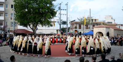 Τι συμβολίζει ο παραδοσιακός χορός της Τράτας στα Μέγαρα. Η σχέση με τον  Άγ. Ιωάννη που αποκάλεσαν «Χορευταρά»