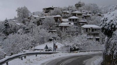 Κακοκαιρία Coral. Κλειστός ο δρόμος στην Πάρνηθα. Σε ποιες περιοχές θα χιονίσει